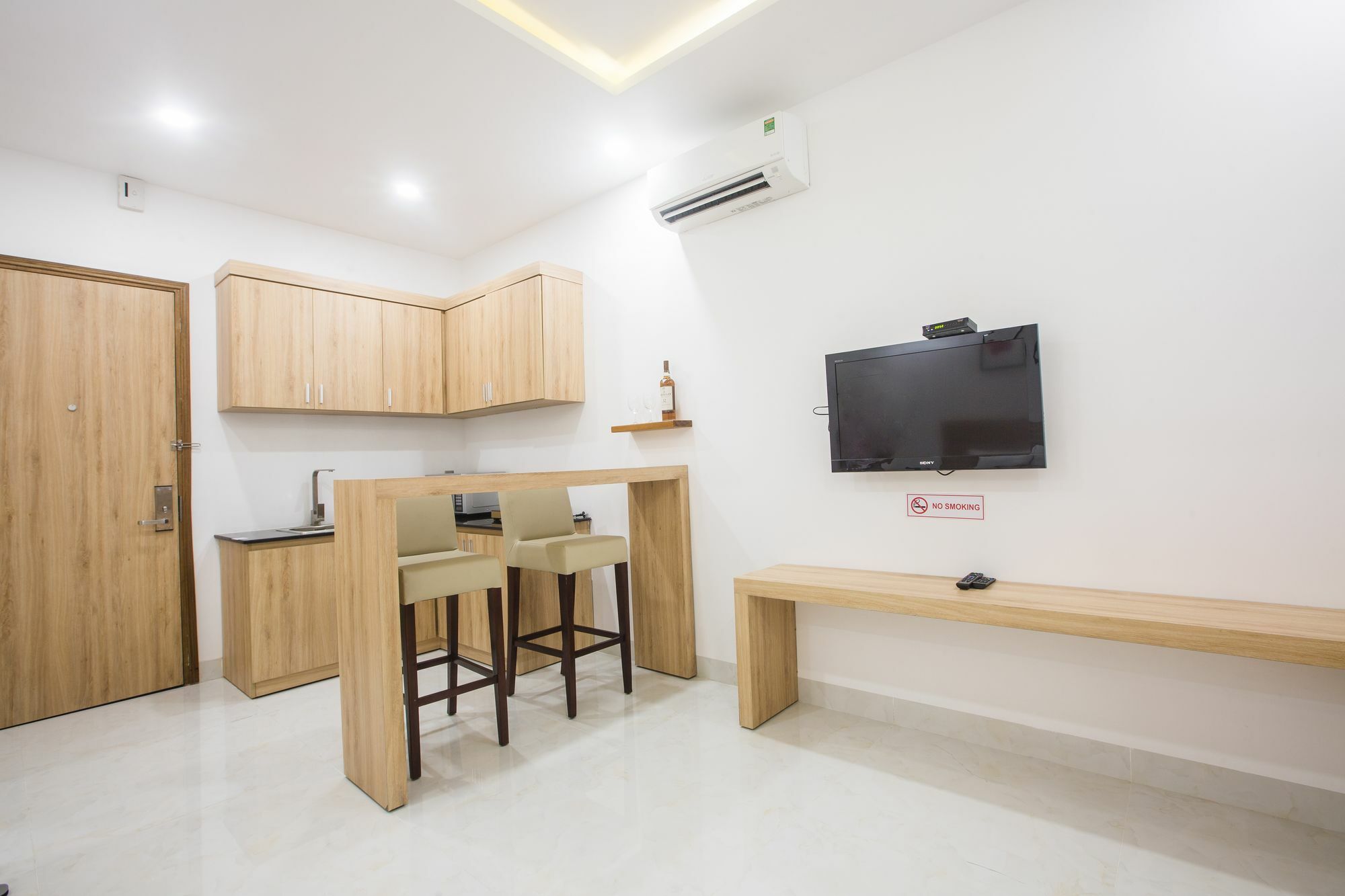 Continent Hotel Da Nang Buitenkant foto