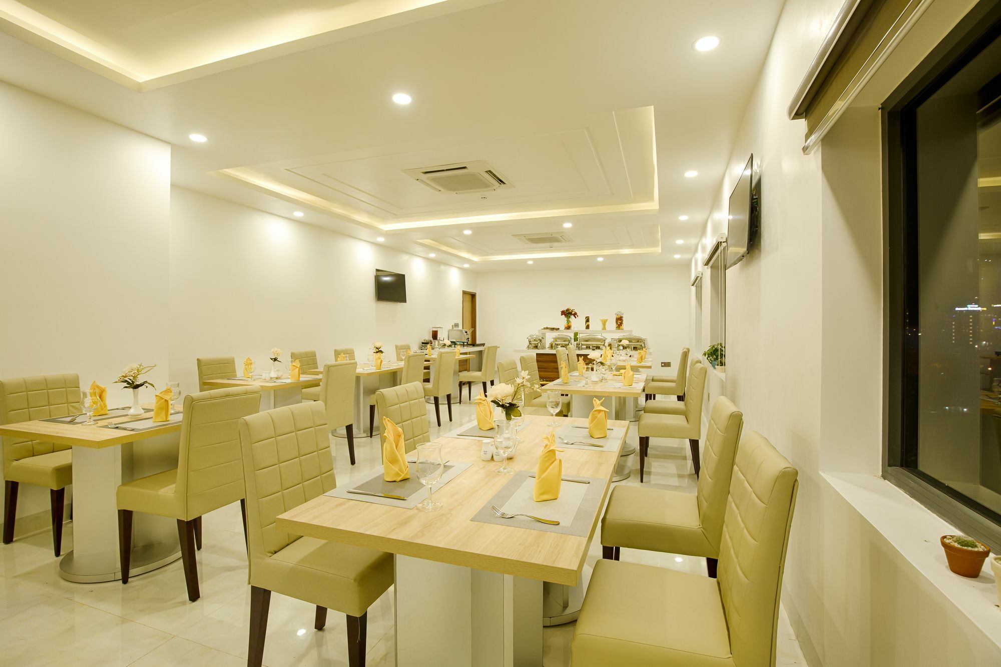 Continent Hotel Da Nang Buitenkant foto